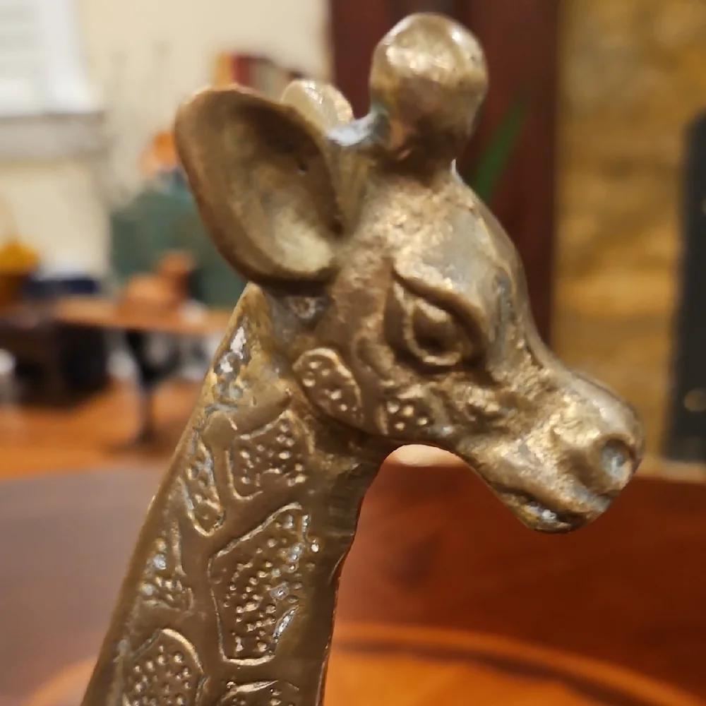 Amazing Solid Textured Heavy Brass Figural Giraffe Sculpture w/Detailed Design